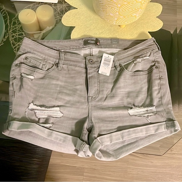 Torrid Shorts - Picture 3 of 5